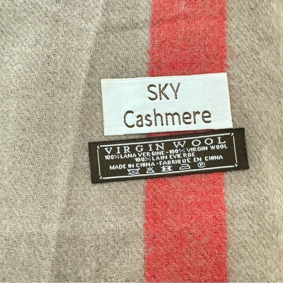 Sky Cashmere Lillanygatan 23 Scarf 100% Virgin Wool Super Soft Women’s Scarf. - Picture 2 of 4